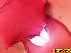 Blonde dildoing herself in pantyhose