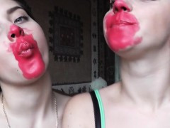 Messy Kissing!