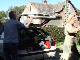 Guy caught doggystyling wife’s old mom outdoors