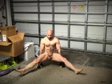 Fit Muscle Daddy Cums Handsfree on Big Cock