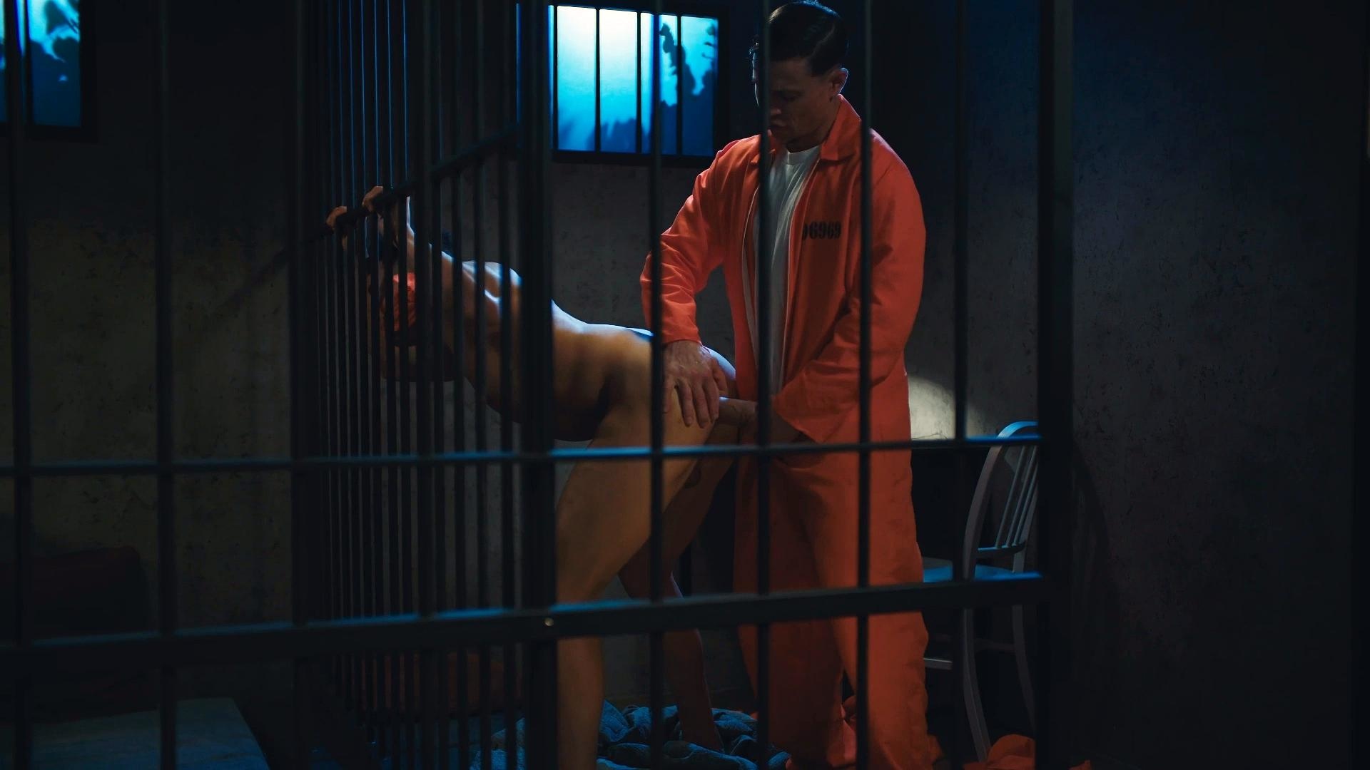 Gay Prison Encounter: Hunky Duo in Hardcore Action
