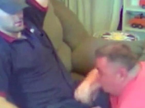 Muscular Top Hunk Gives Amateur Bottom Chub a Sizzling Blowjob in a Room