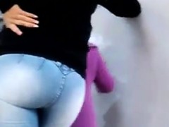 Juicy Booty In Jeans