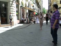Hot Enni shows her sexy naked body in public