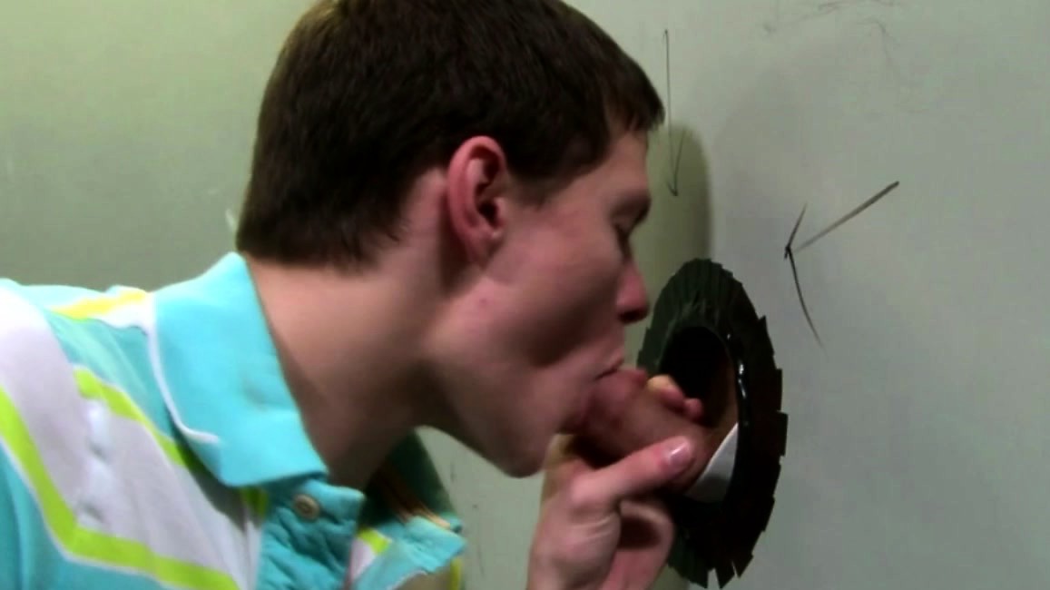 Amateur twink sucks dick at glory hole