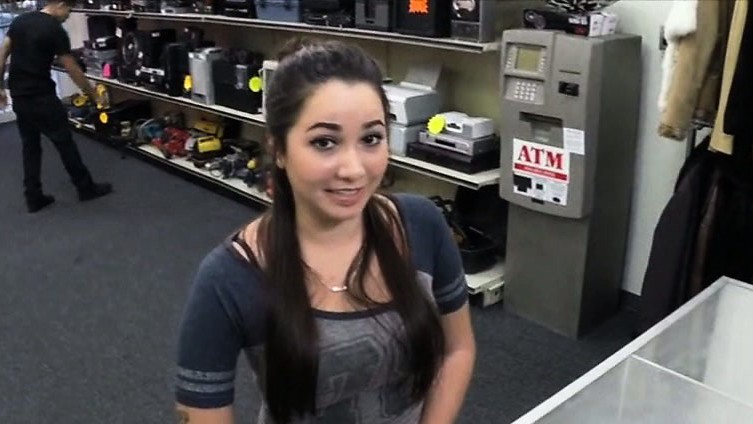 College girl pawns her pussy for money at the pawnshop