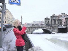 This cutie is a foreign tourist who wants to see the city
