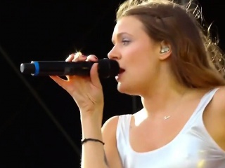 Tove Lo - Talking Body - Live At Rock In Rio Tove Lo - Talking Body - Live At Rock In Rio