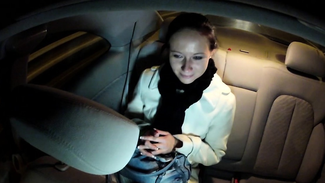 Cheated busty girlfriend fucks in taxi