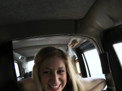 Passenger gives blowjob and pounded to pay for taxi fare