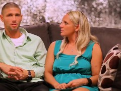 Married couple search for a threesome partner in Vegas
