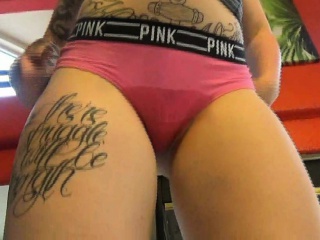 ineed2pee behind the scenes girls wetting themselves 2017