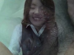 Japanese ho spreads pussy