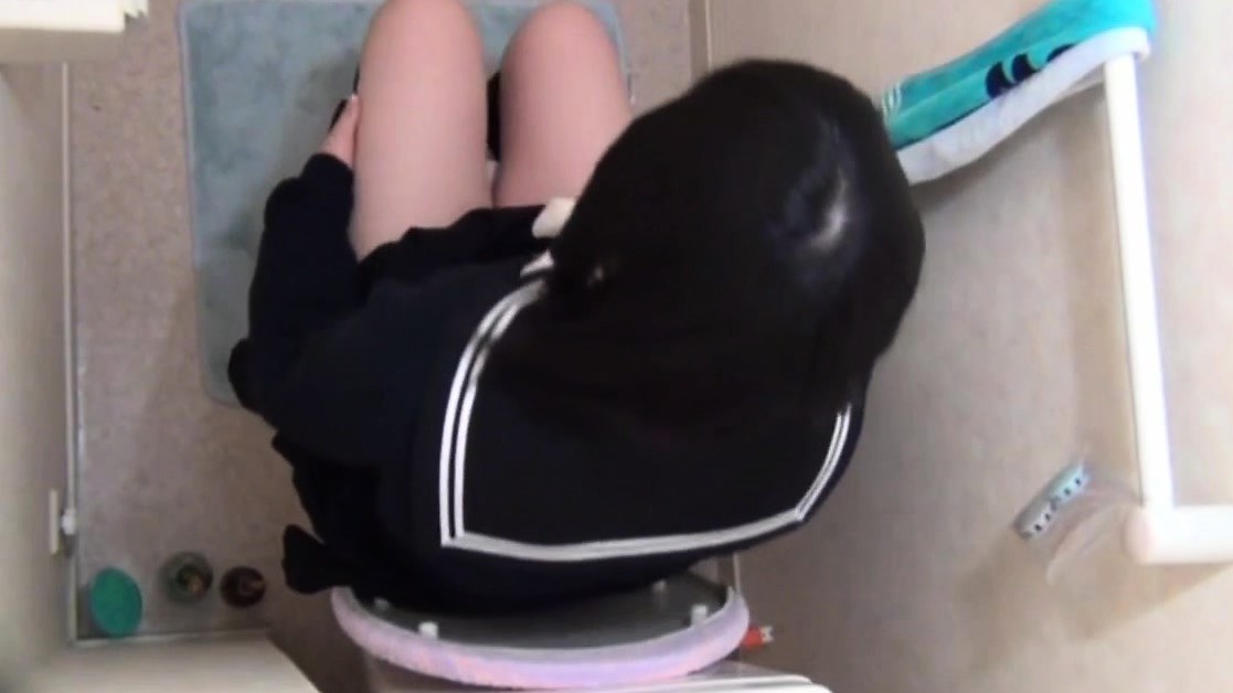 Kinky teen pees herself