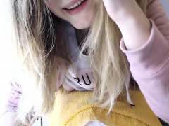 teen candy i flashing boobs on live webcam