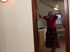 Old grandma spreads legs for two repairmen