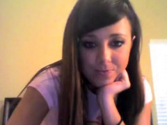 Gorgeous webcam teen shows perfect body