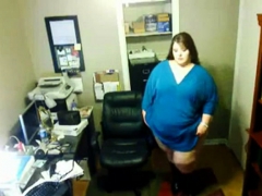 Solo 78 (SSBBW) Showing off her Body on Webcam