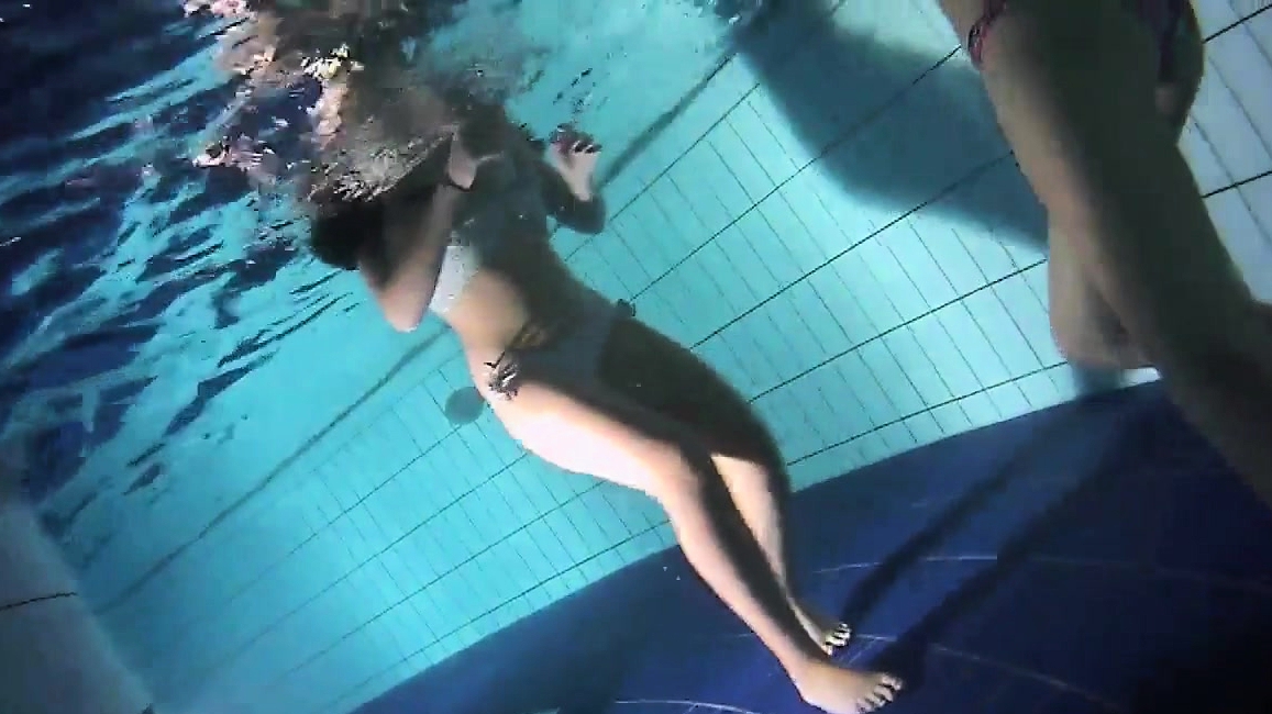 UNDERWATER ASSES