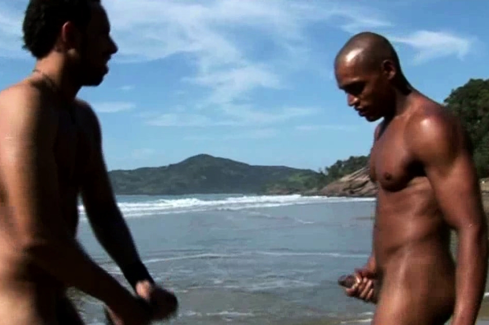 Latino outdoor kings goes bareback by the beach