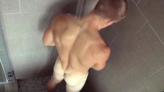 Muscle twink rimjob and cumshot