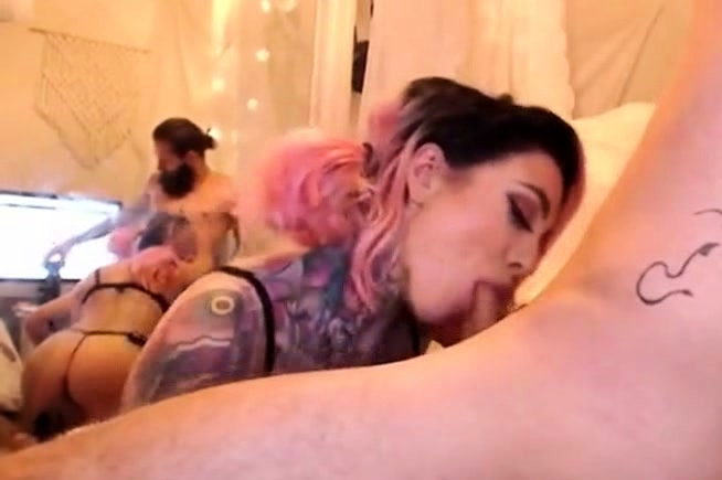 Tattooed girl gives hot blowjob to her lover