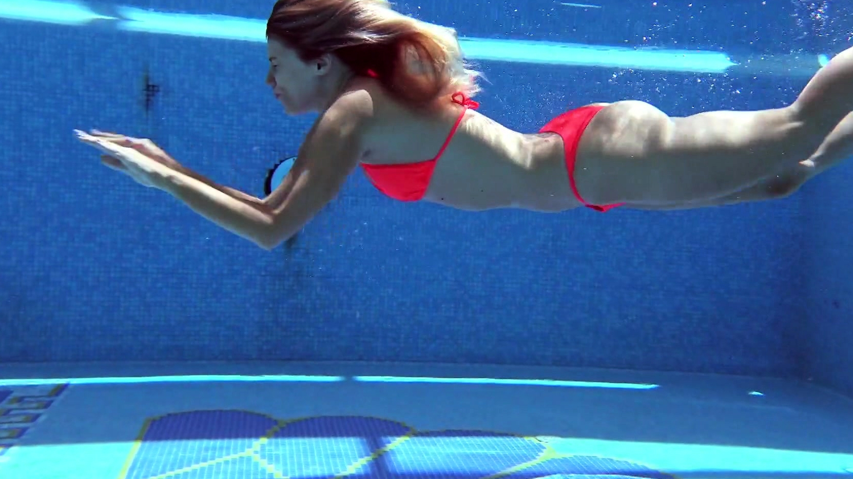 Mary Kalisy super sexy underwatershow