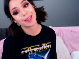 Seductively Cute Chick Playing Her Tasty Pussy Seductively Cute Chick Playing Her Tasty Pussy