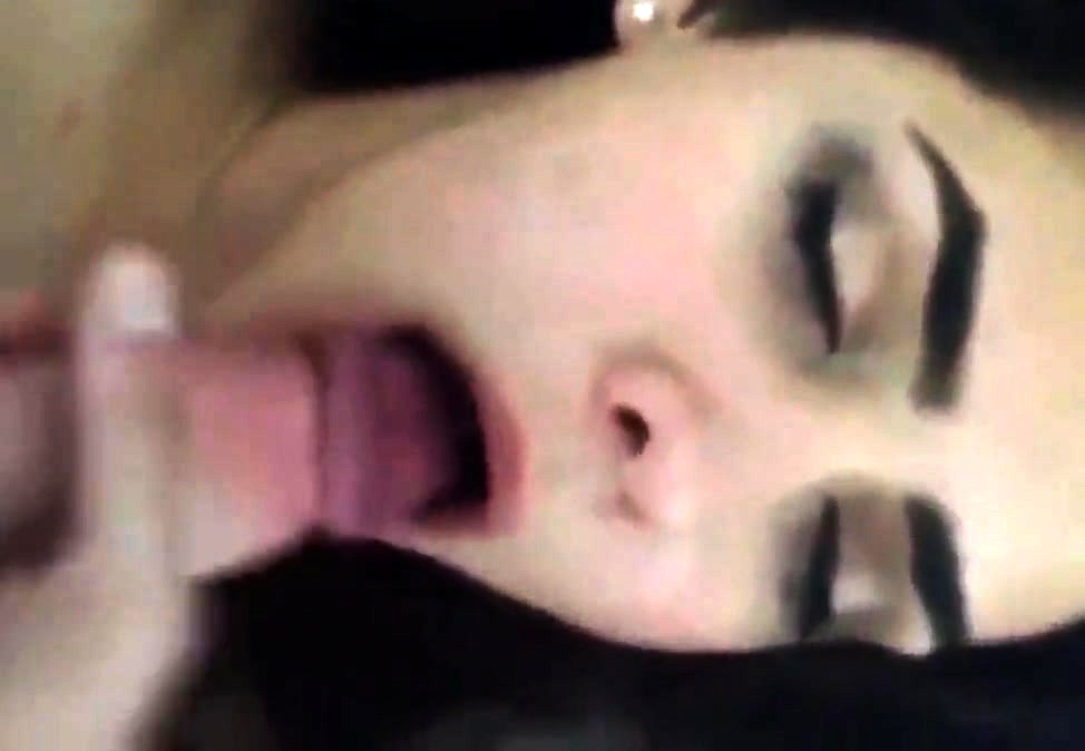 Amateur Blowjob and Facial