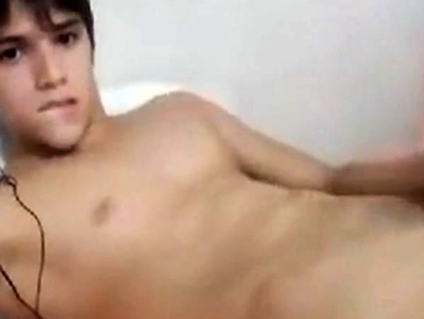 18 y Handsome LatinoTwink  Jerking on cam