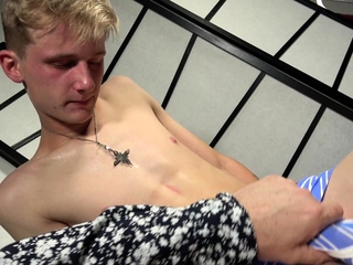 Casting - Cute Blond Twink