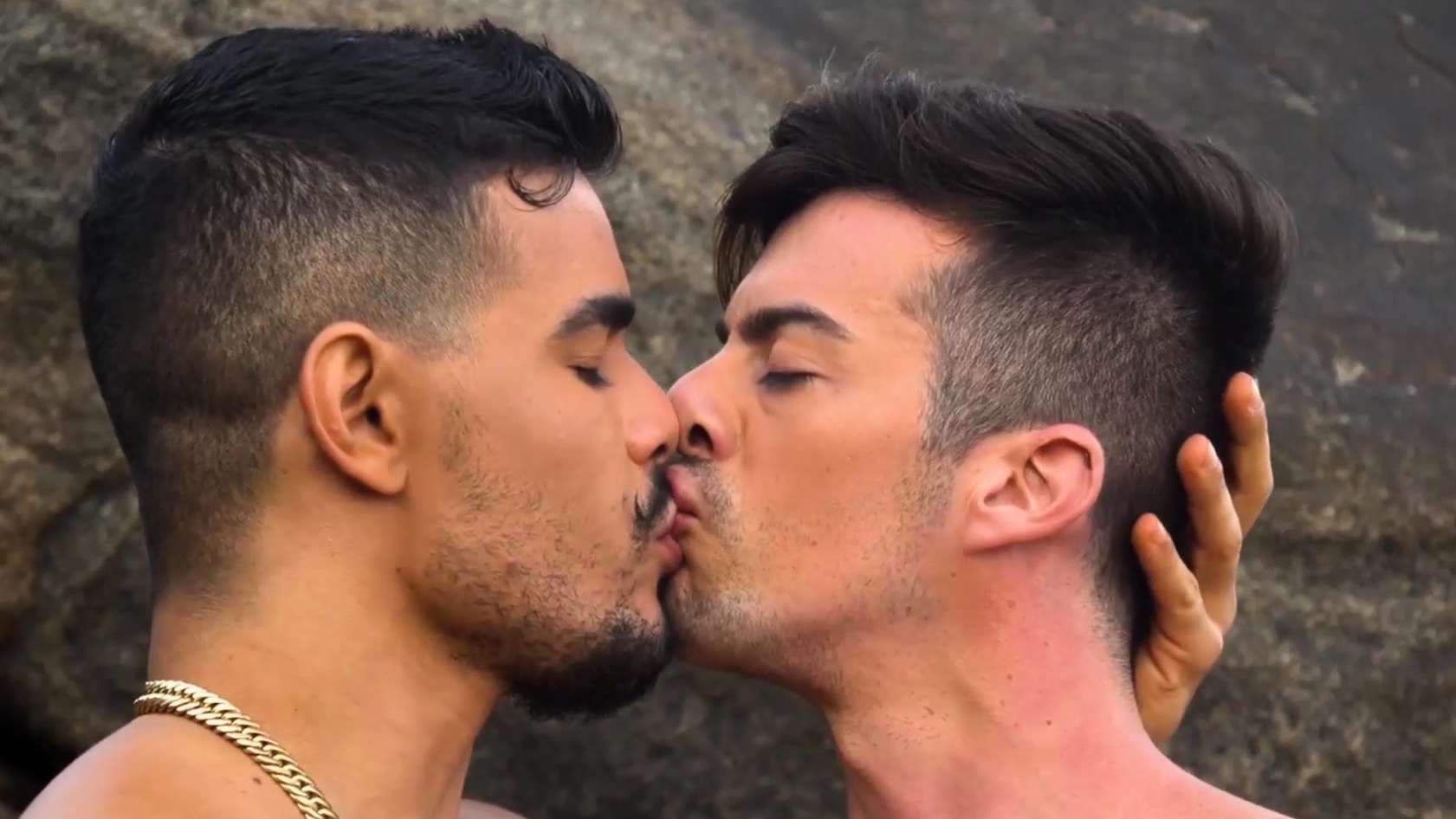 RAWHOLE Latino Hunk Rico Marlon Barebacks Christian Hupper