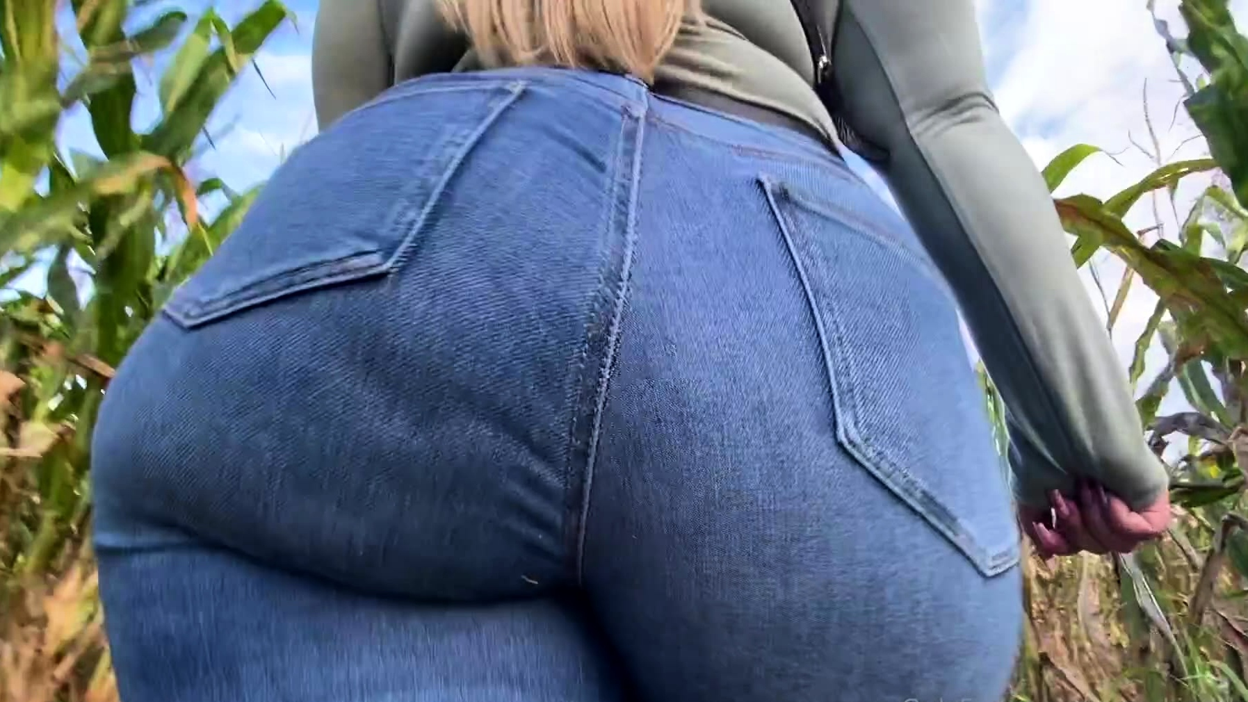 Amateur ass ramming outdoors