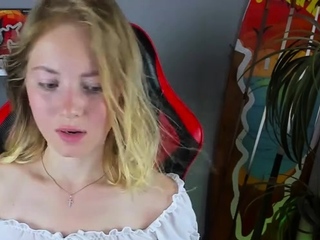 Blonde Teen With Huge Breast Masturbating On Webcam