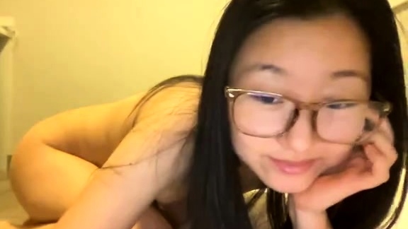 Webcam Asian chick anal masturbation tease