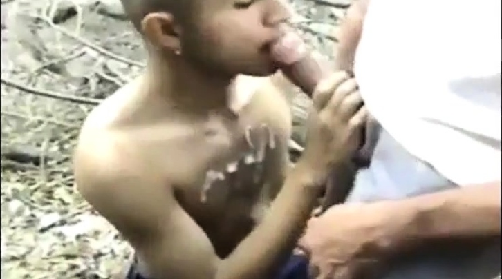 Str8 indian daddy in a park