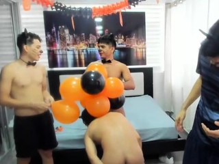 Four Twinks Enjoy Gay Group Sex Party