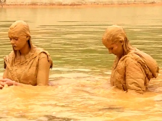 Friends In Mud (Anna And Dominique) Friends In Mud (Anna And Dominique)