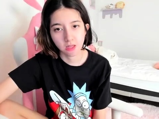 Hot Amateur Teen In A Private Show Masturbating With A Dildo