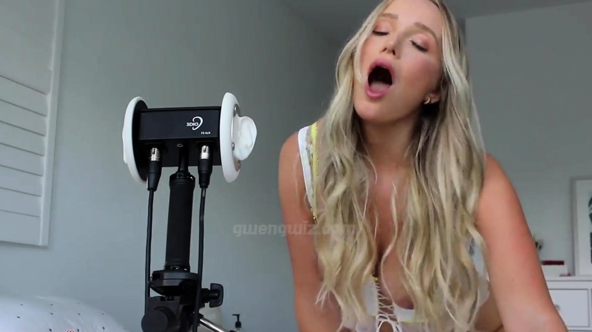 Hot Blonde Babe Solo Masturbation