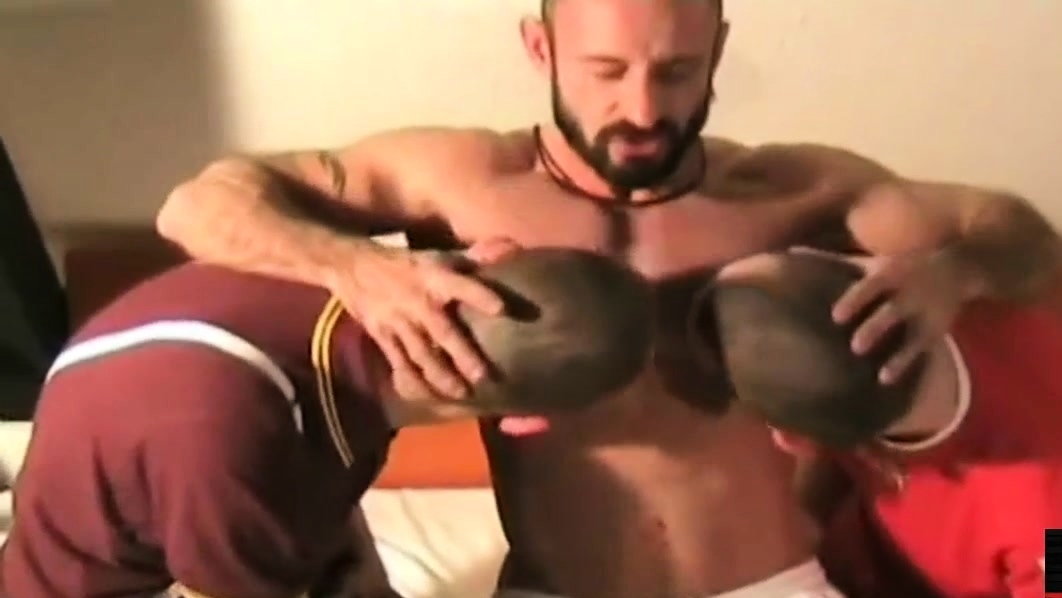 Amateur German jock fucks stud in 3some