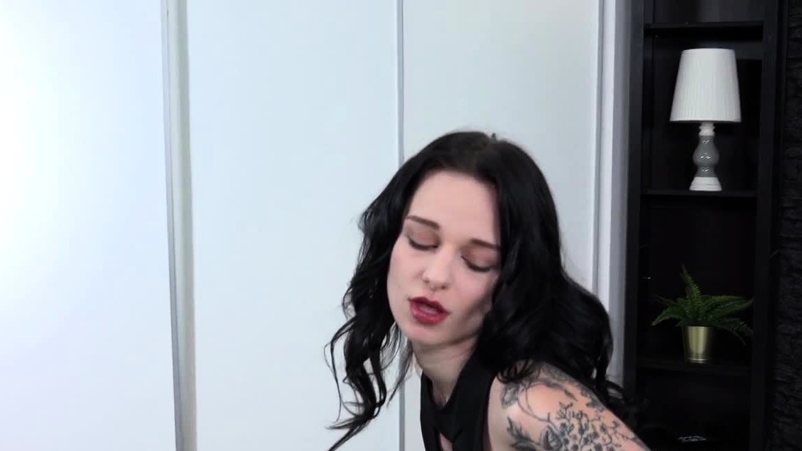 Tattooed Debra Dee Spreads Her Pussy Lips To Toy Herself