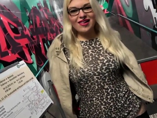 Curvy Bigass German Chick Fucked Outdoor