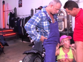 German Stephouse Famile Makes A Threesome