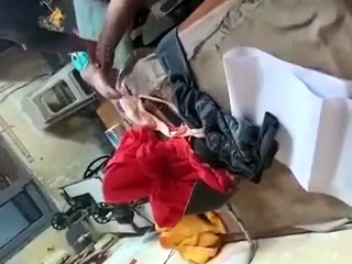 कपडे सिलवाने आई रंडी