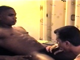 BBC muscled guy got cocksucking by gay