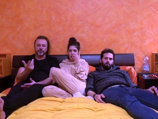 Umiliazioni Italiane – Un Corteggiamento Bizzarro (