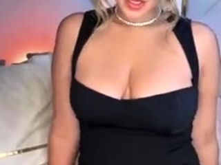 Big boob brunette masturbates on webcam