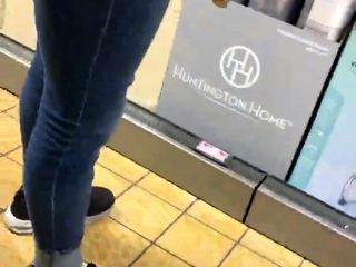 Amateur Foot Fetish Girlfriend Sucks and gives a Footjob