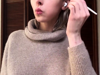 Trans girl does her makeup